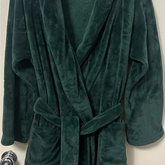 Victoria's Secret Plush Velvet Robe in Deep Green - Picture 1 of 5